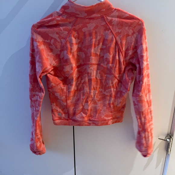 Lululemon top - Picture 6 of 7